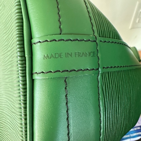 Louis Vuitton authentic EPI leather bag - Picture 7 of 12